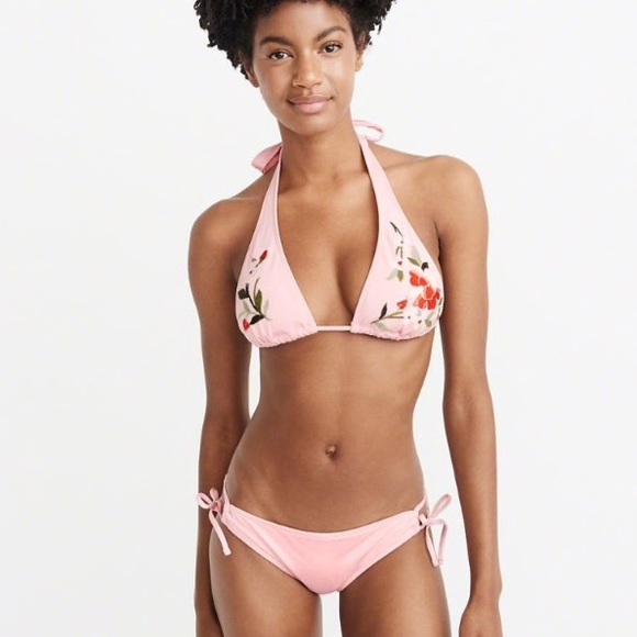 Abercrombie & Fitch Other - 🏖HPx3!🏖A&F Triangle Halter Bikini Top